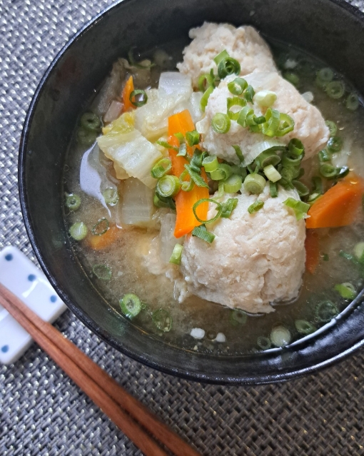 生姜たっぷり！中華風味でほっこり鶏団子スープ🥣