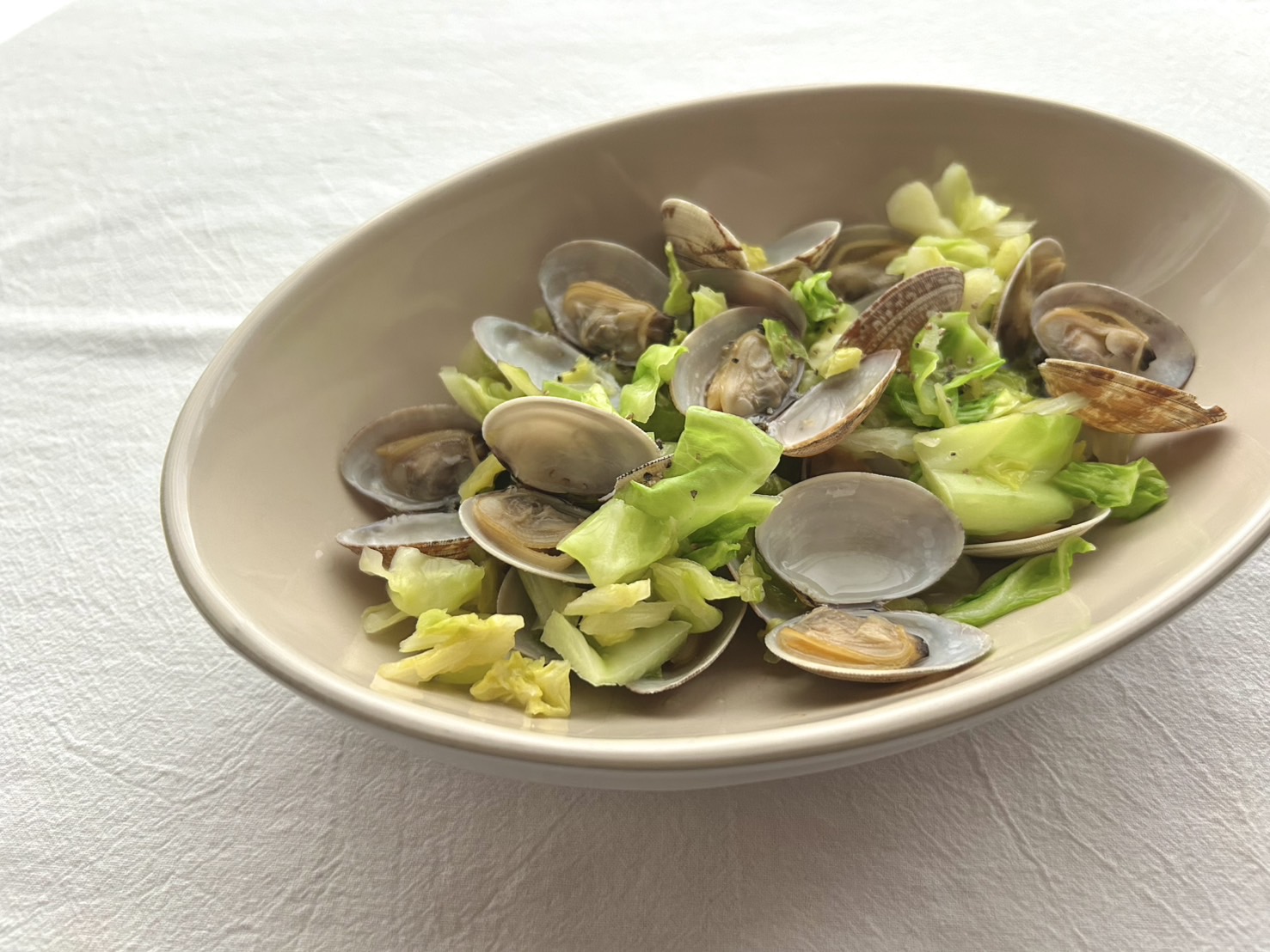 中華風キャベツとあさりの酒蒸し